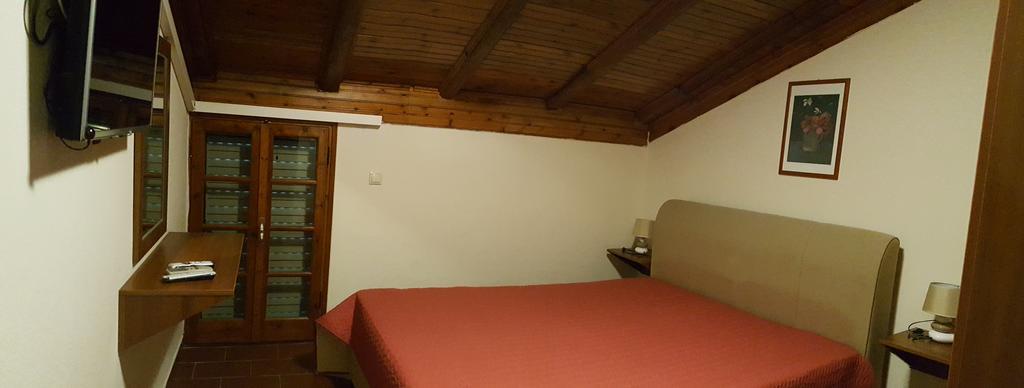 Marilena Apartments & Studios Ipsos Luaran gambar