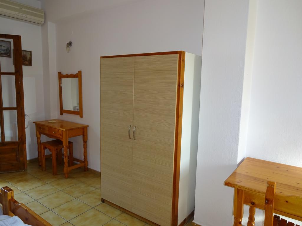 Marilena Apartments & Studios Ipsos Luaran gambar