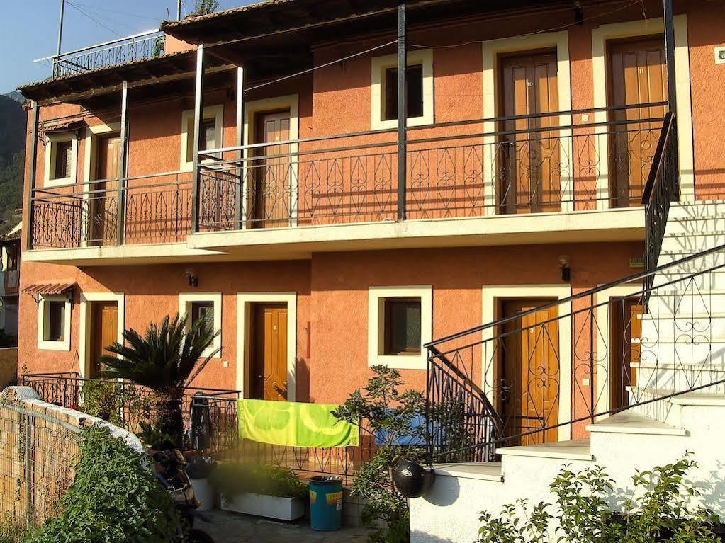 Marilena Apartments & Studios Ipsos Luaran gambar